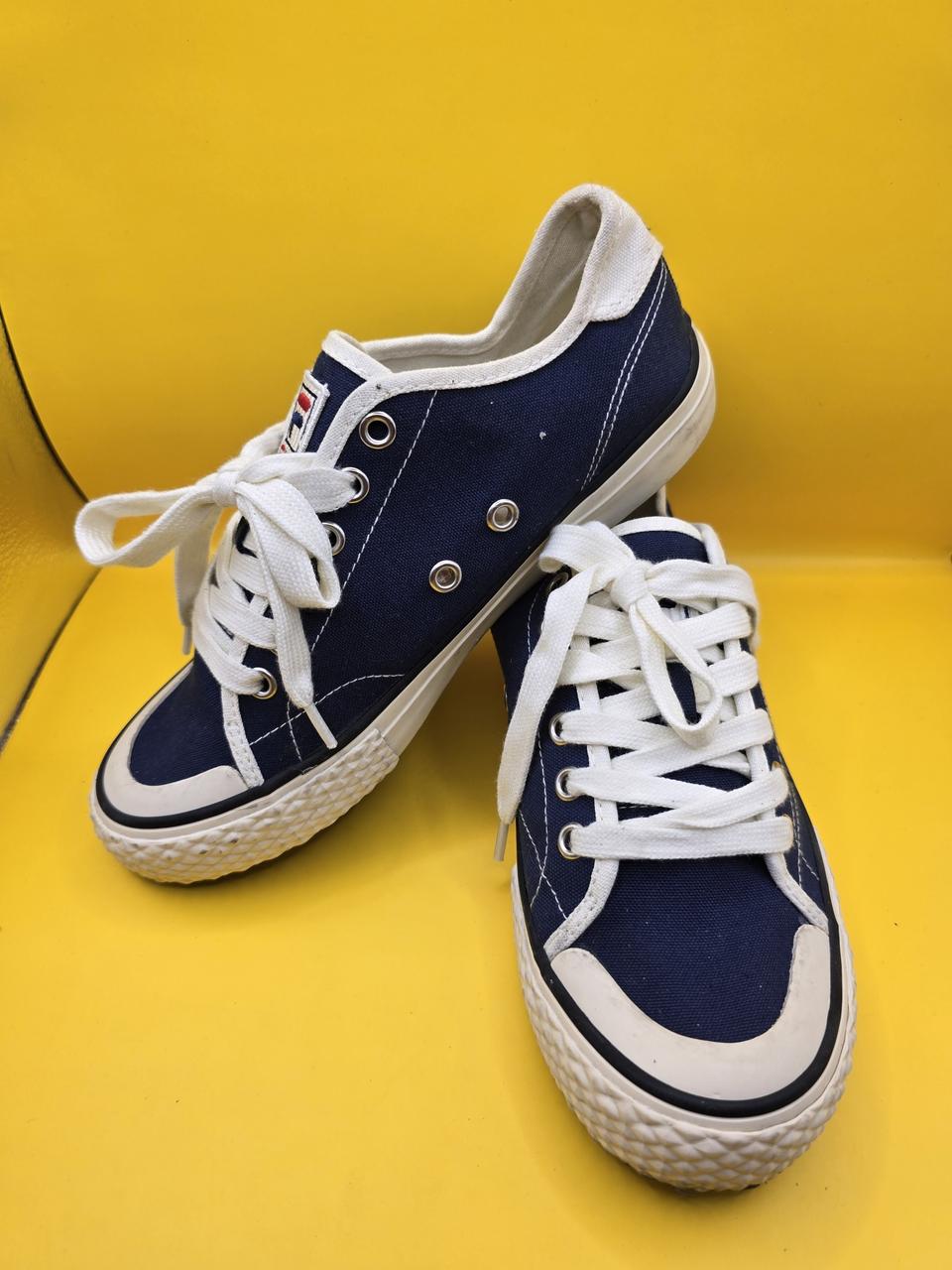 휠라(FILA) 캔버스 스니커즈 230