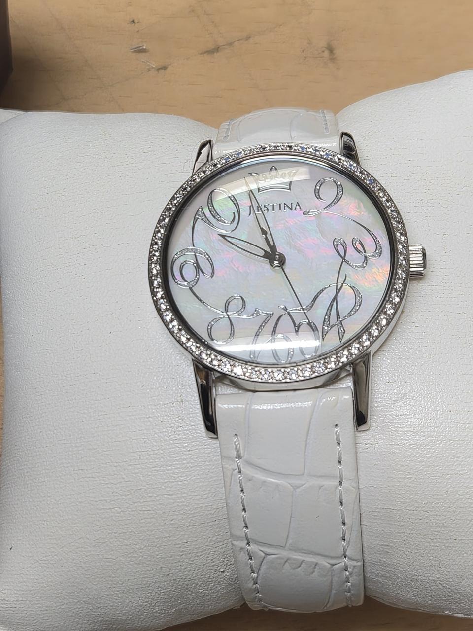 제이에스티나 여성 손목시계 화이트 풀박스