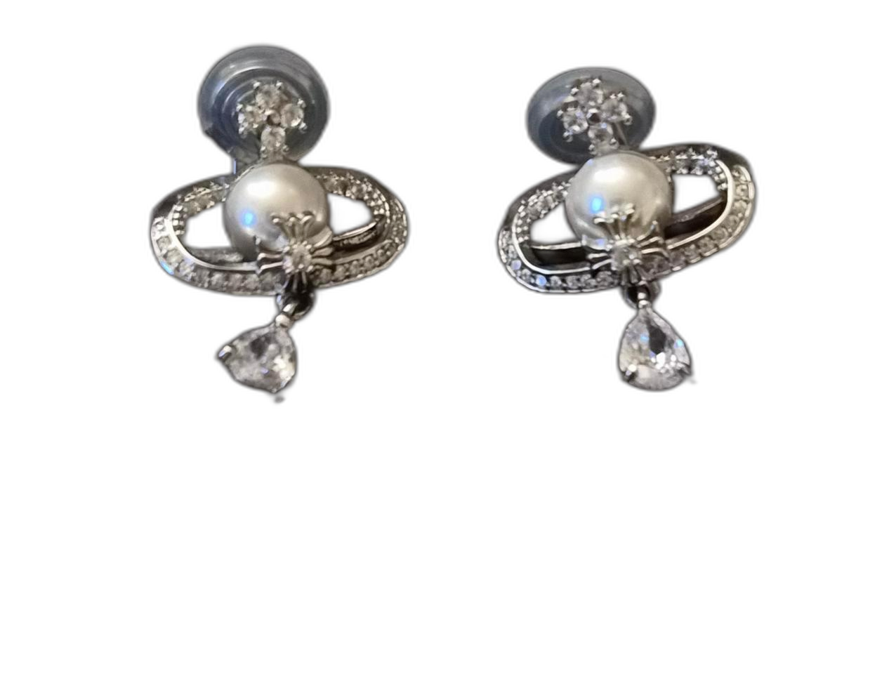 비비안웨스트우드 귀찌