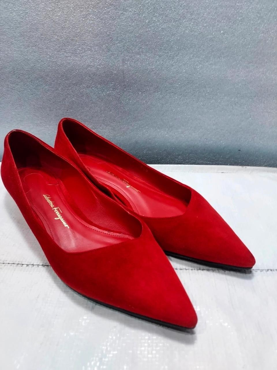 페레가모정품스웨이드플랫슈즈