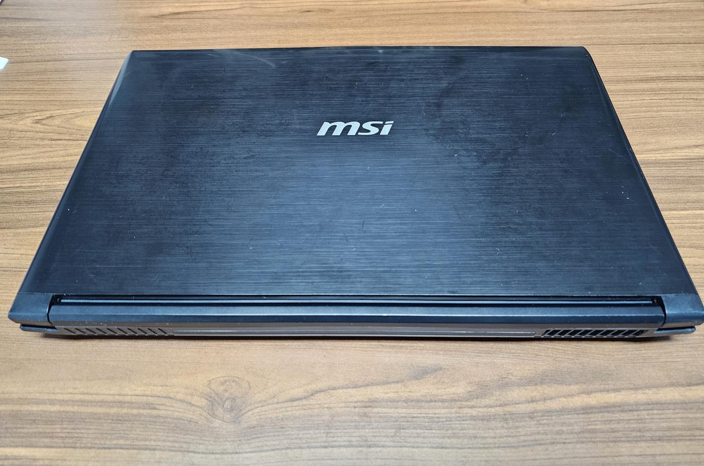 발로란트 되는 MSI 게이밍 노트북 팝니다.