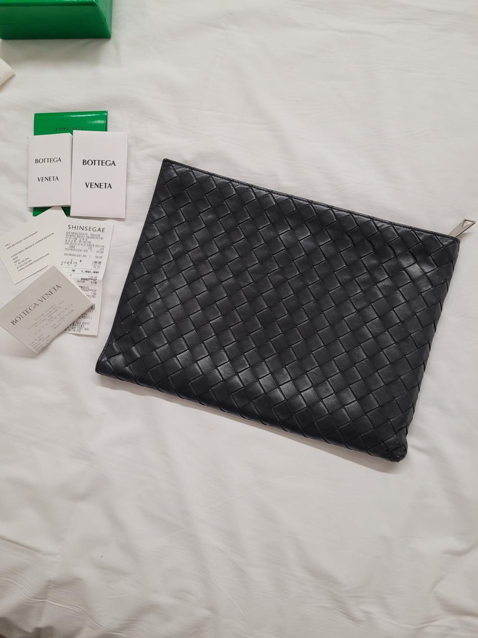 보테가베네타 인트레치아토 하프지퍼 투톤 클러치