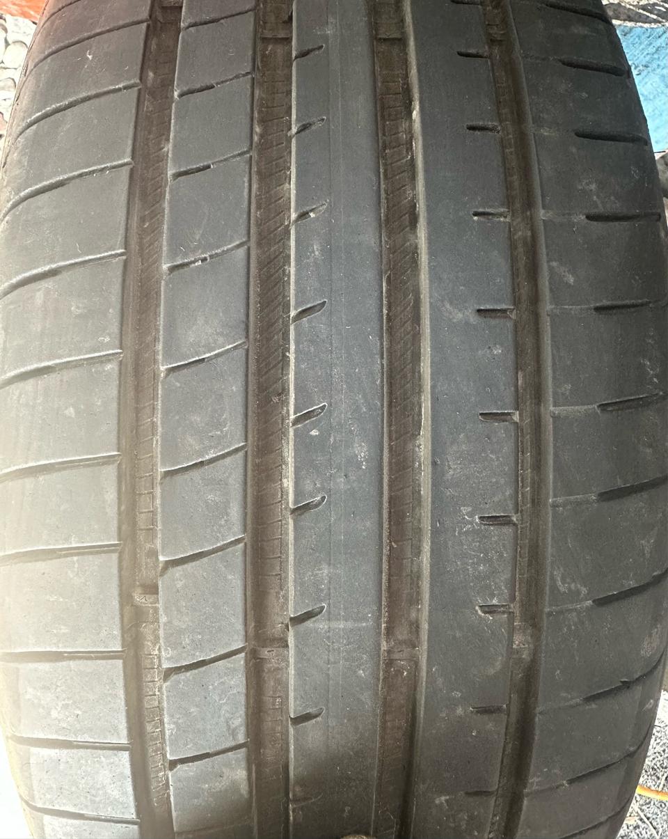 225 40 19굿이어중고타이어1개2254019