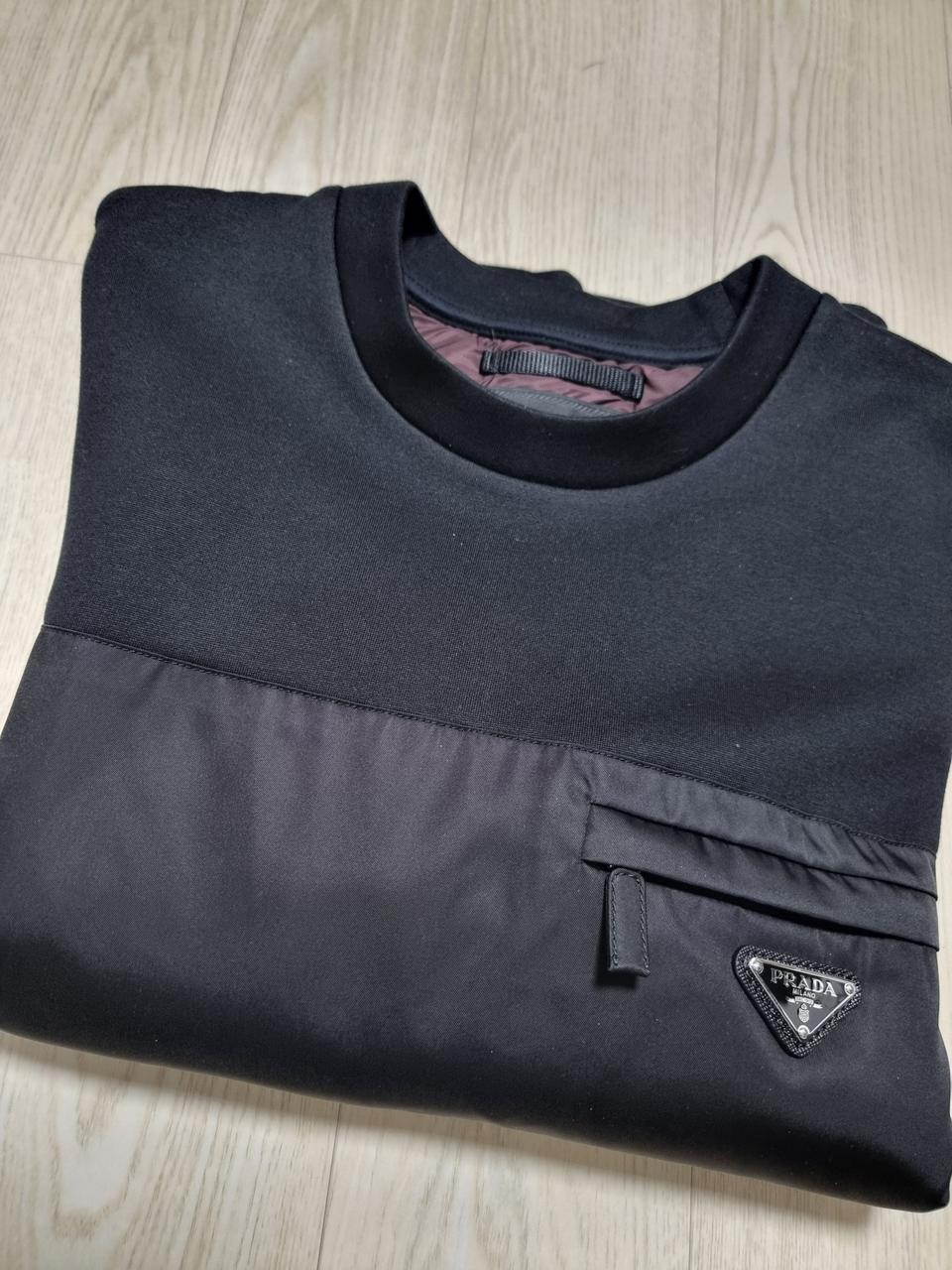 * 프라다 삼각로고 포켓 맨투맨 티 95~100 사이즈 추천