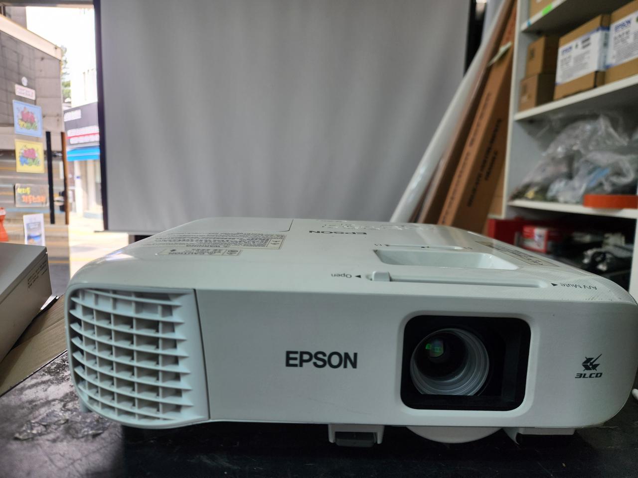 앱손EB-2042. 중고빔프로젝터