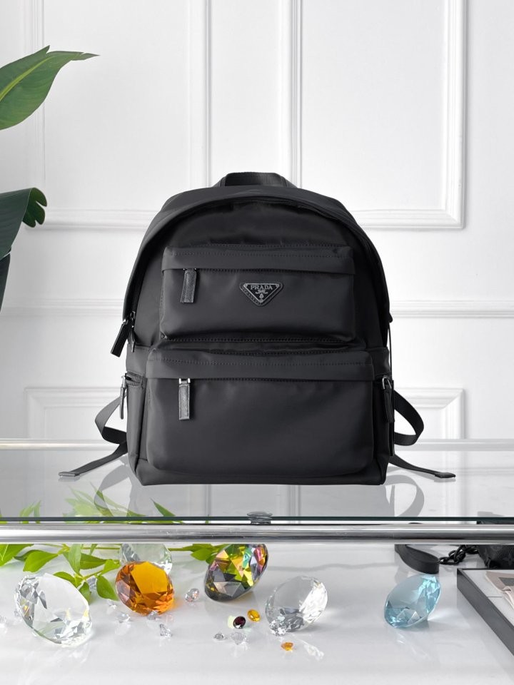 프라다 백팩