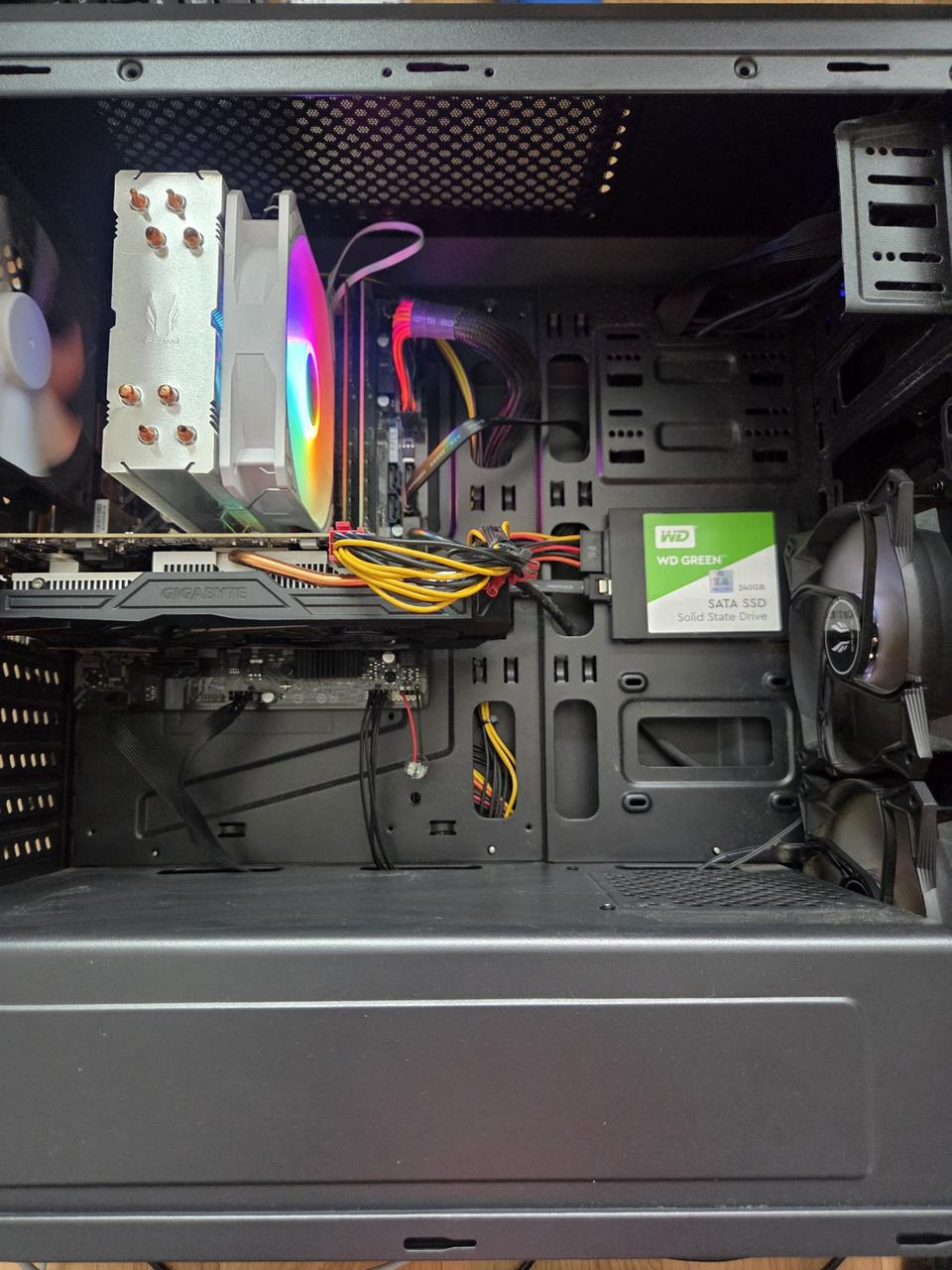 i7 9700f램32기가 gtx1060 컴퓨터