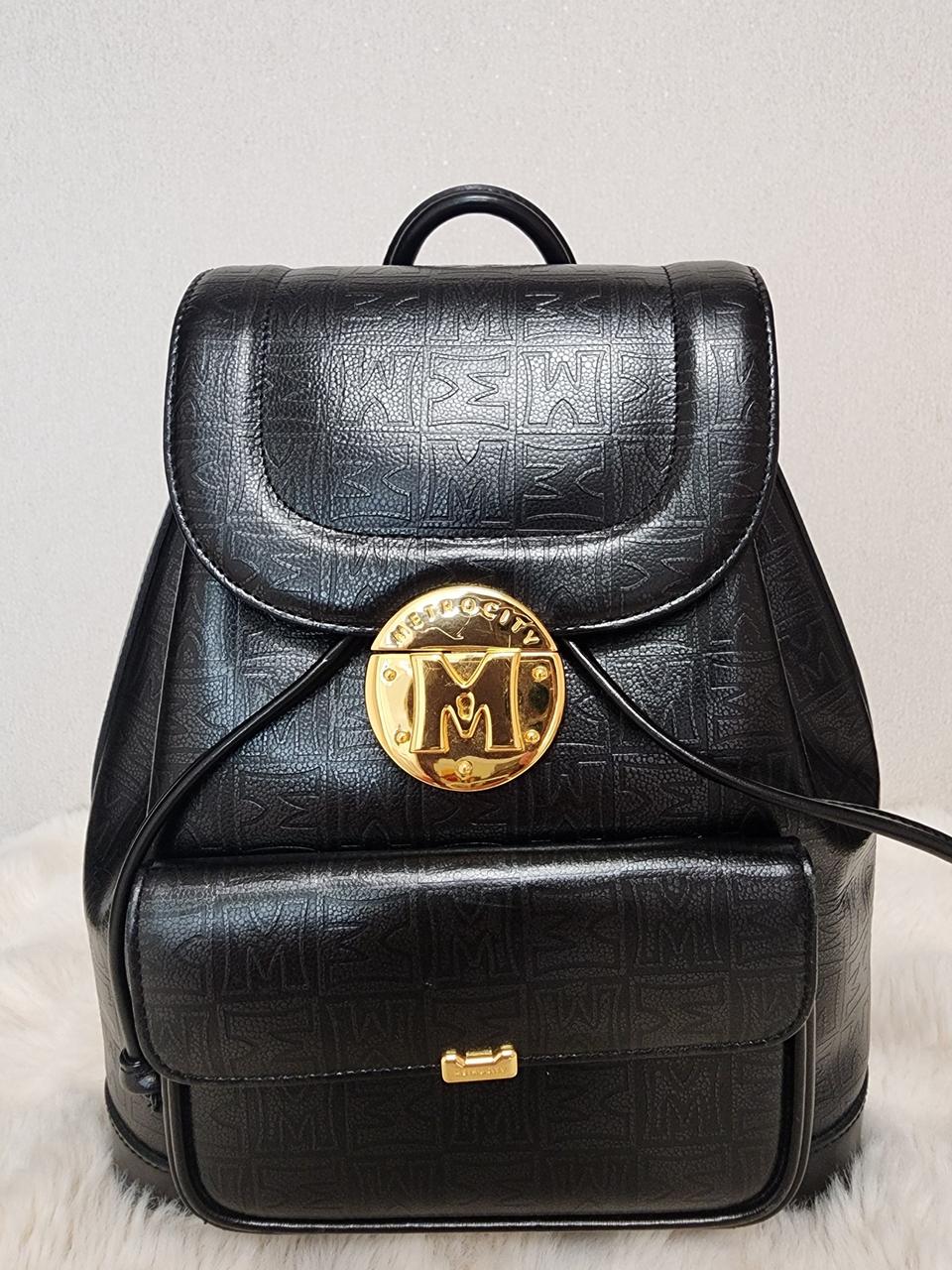 메트로시티 블랙 가죽 백팩