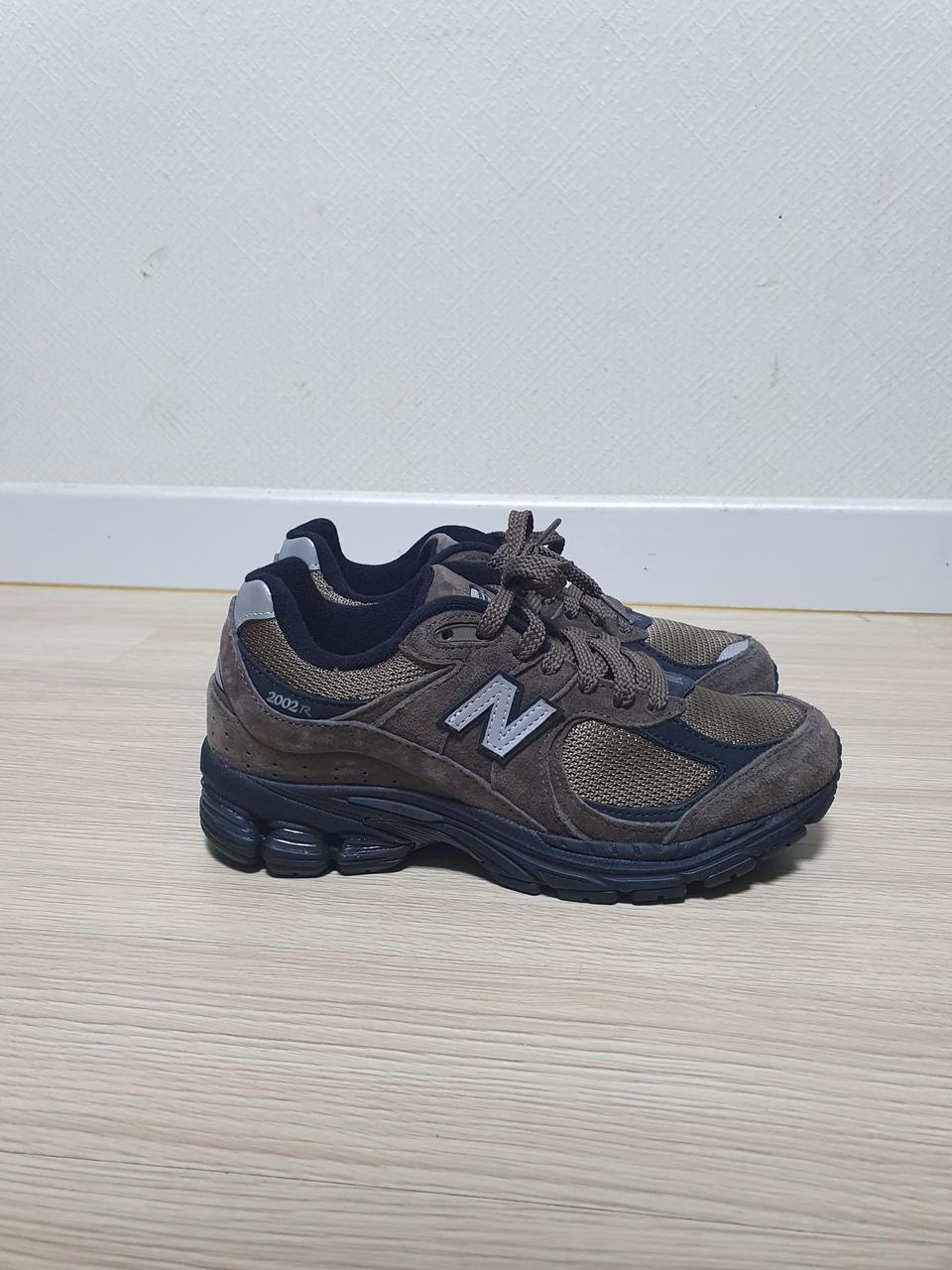뉴발란스 2002R 브라운 운동화 230