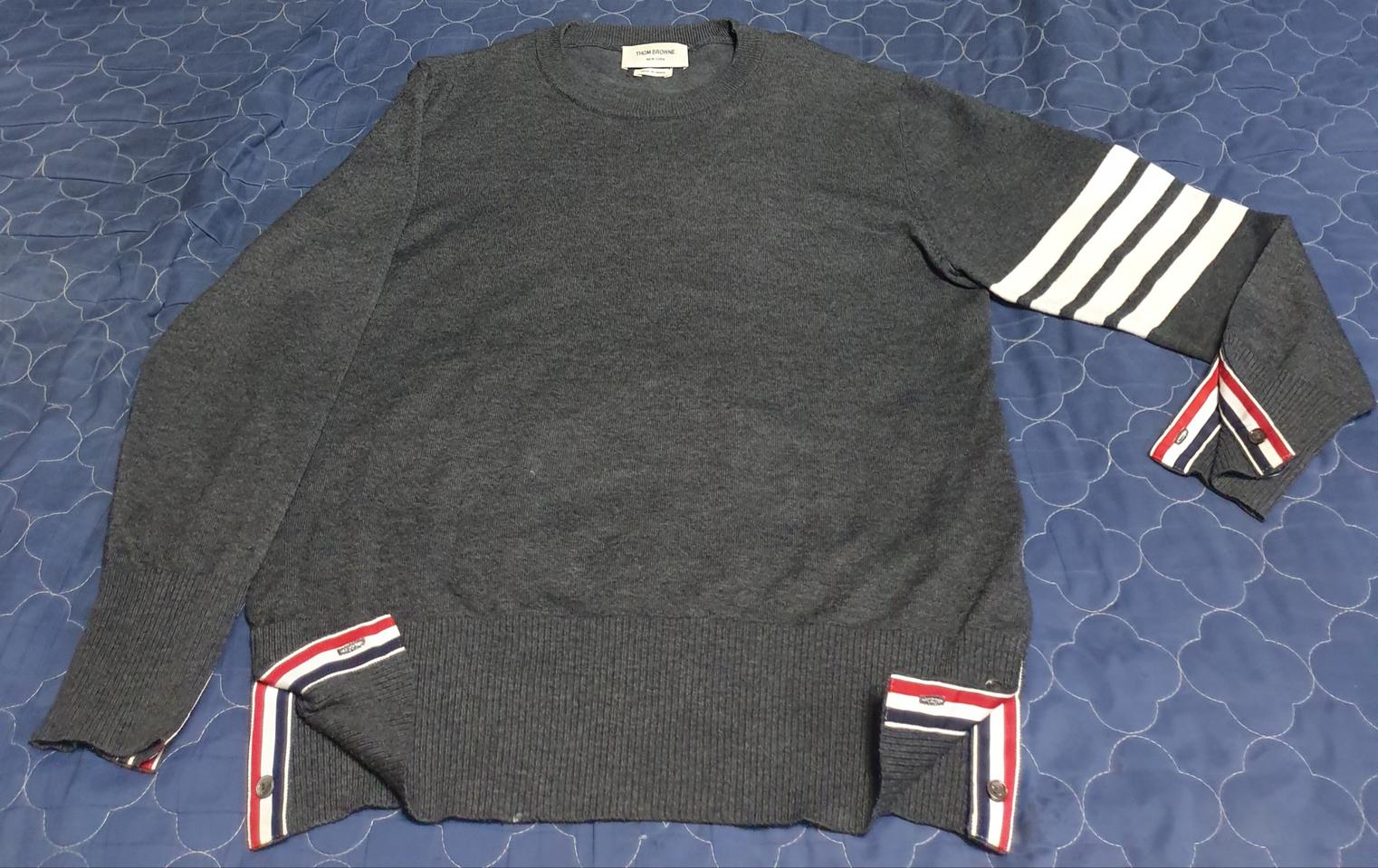 톰브라운 재팬 4선 암밴드 니트 스웨터 다크그레이 (4사이즈)