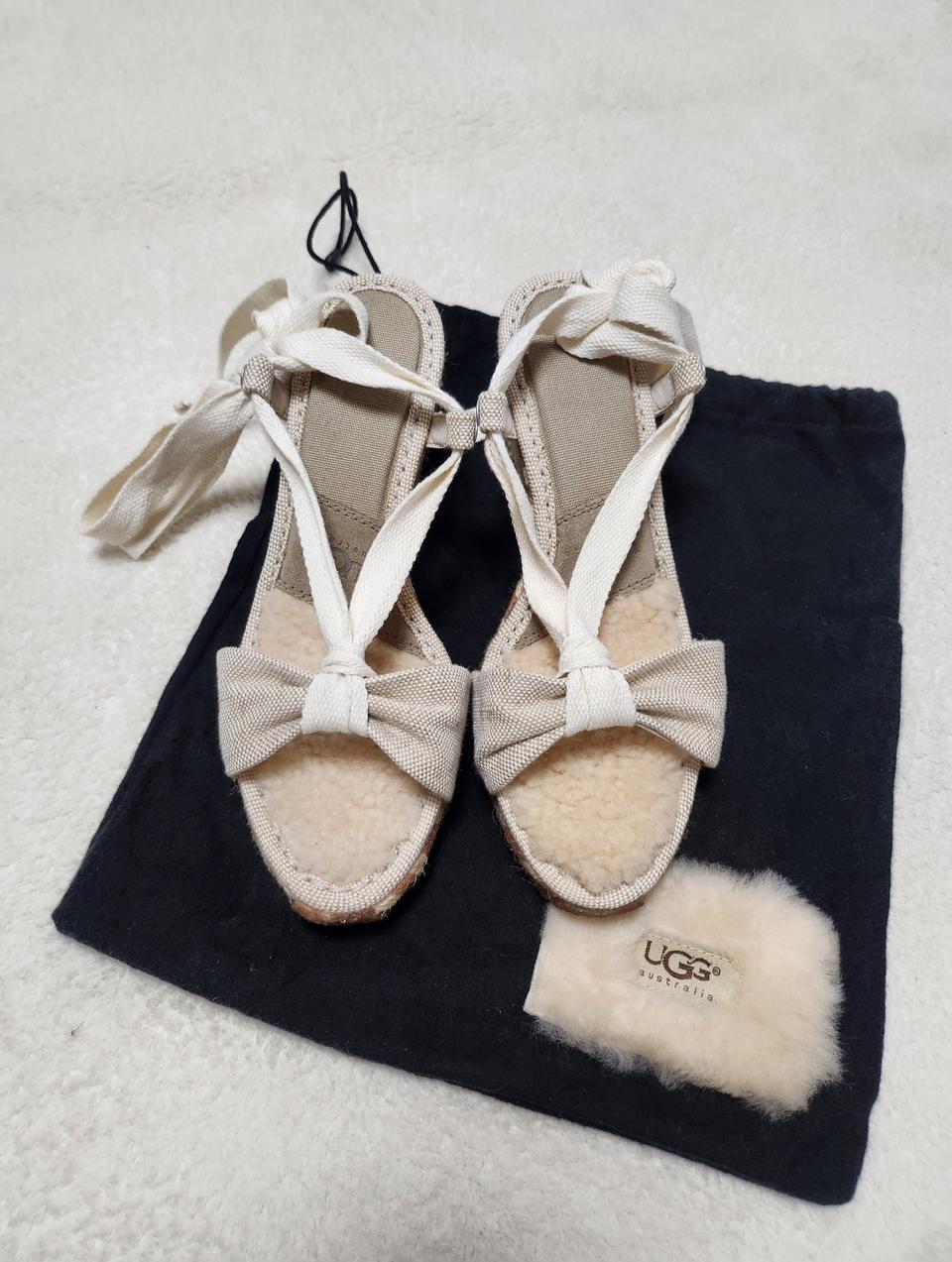 새상품/UGG 스트랩 샌들7/240