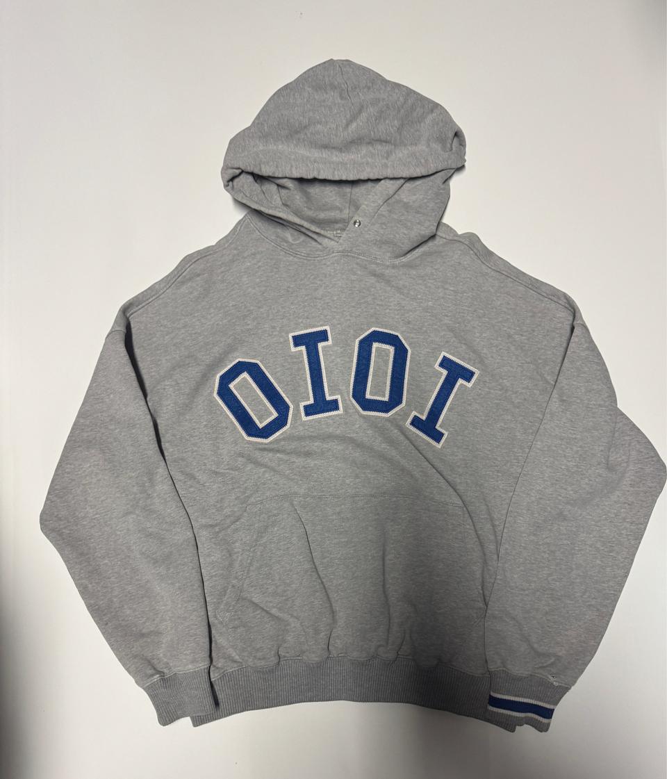 오아이오아이 시그니처 빅 로고 오버핏 후드티