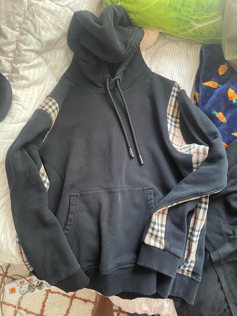 버버리 후드티 판매 합니다