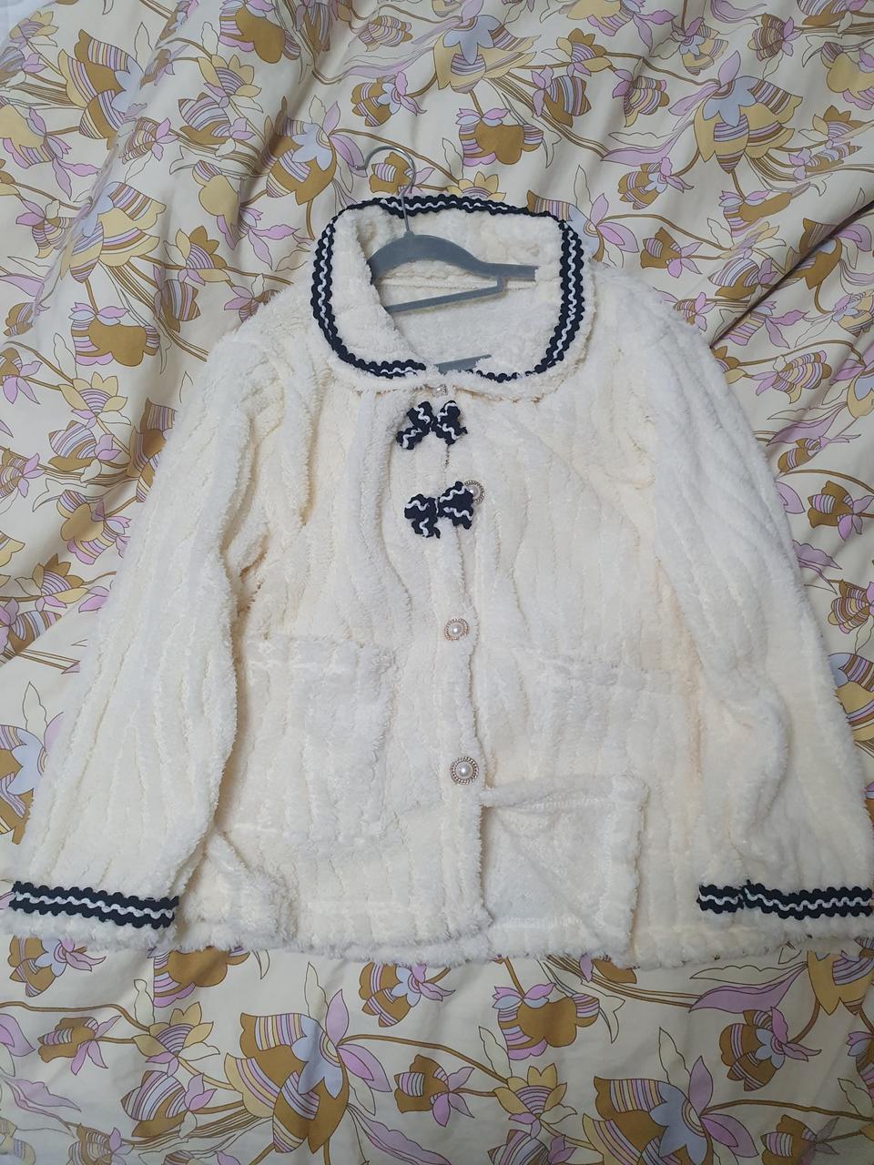 아이보리 뽀글이 수면 잠옷