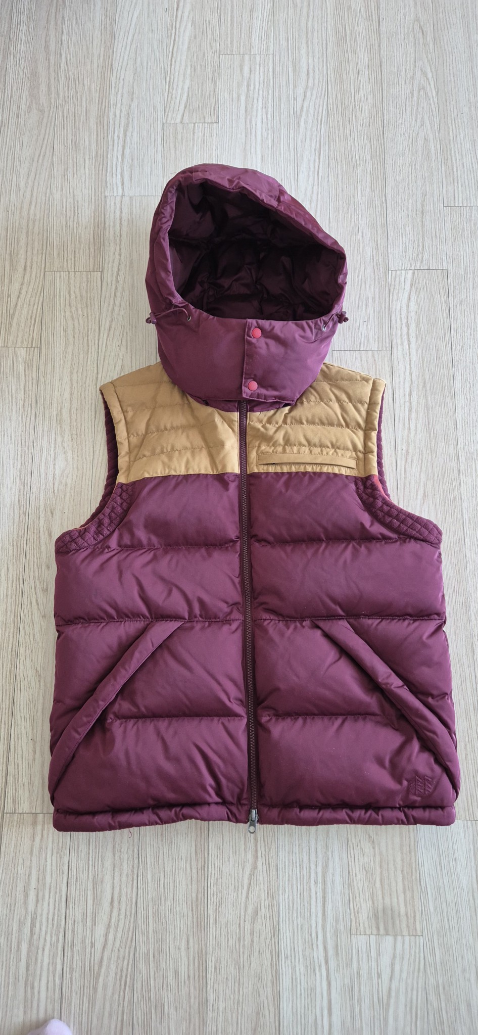 코오롱  구스다운 조끼패딩 팝니다