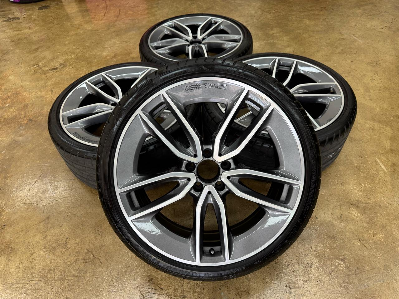 벤츠 E53 amg 20인치 정품 휠타이어 팝니다