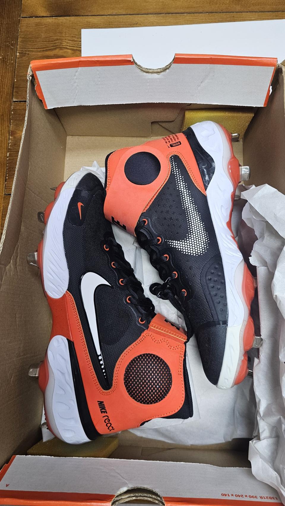 나이키 알파 허라취 엘리트 3 미드 야구화 미사용 새제품