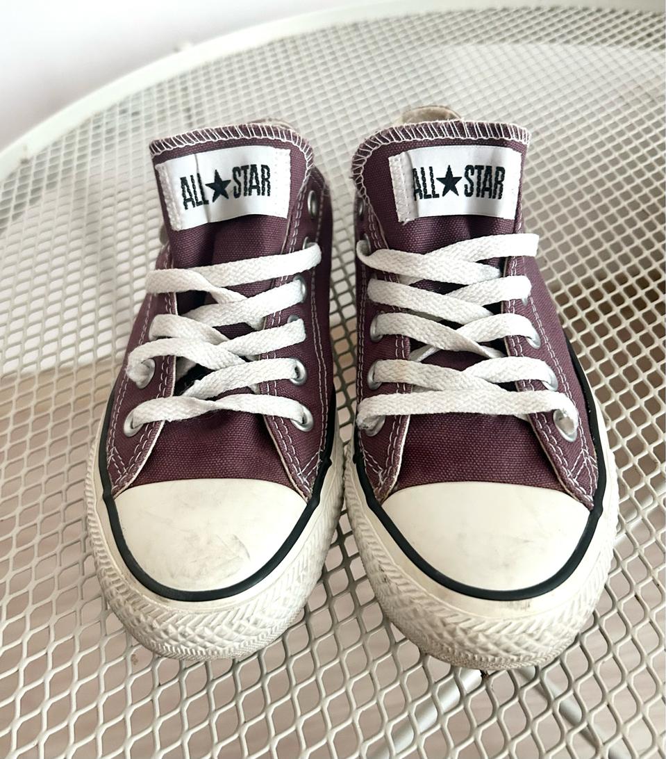 컨버스로우 플럼 와인