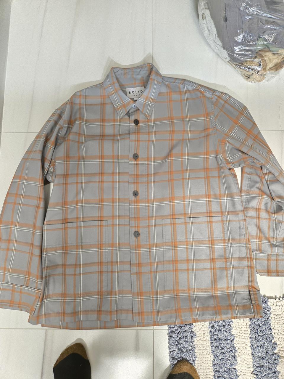 솔리드옴므 정품 베이지 체크 오버핏 남방 105사이즈