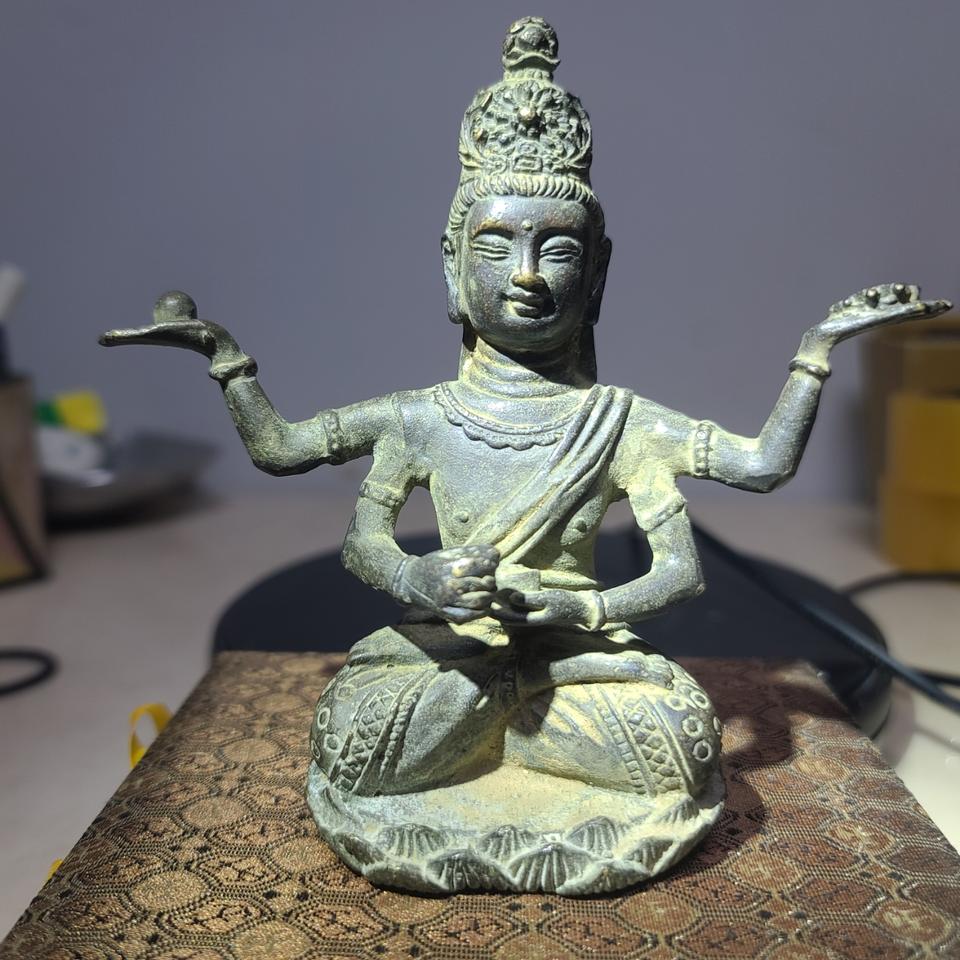 오래된 천수관음 호신불