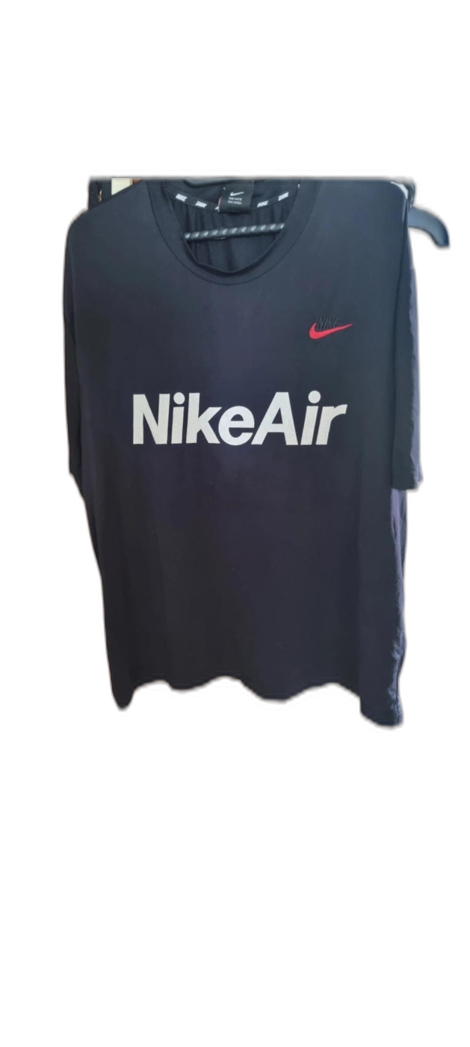 나이키  반팔티.  L