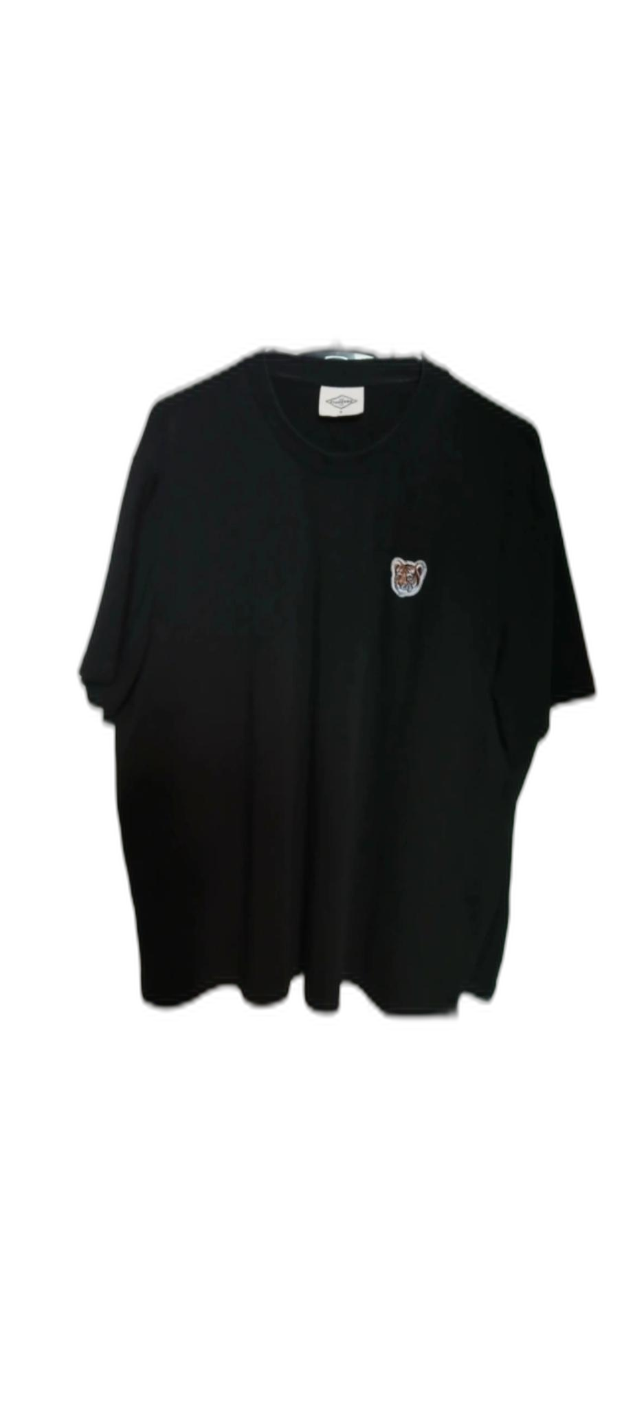 클럿 스튜디오 반팔티.  L