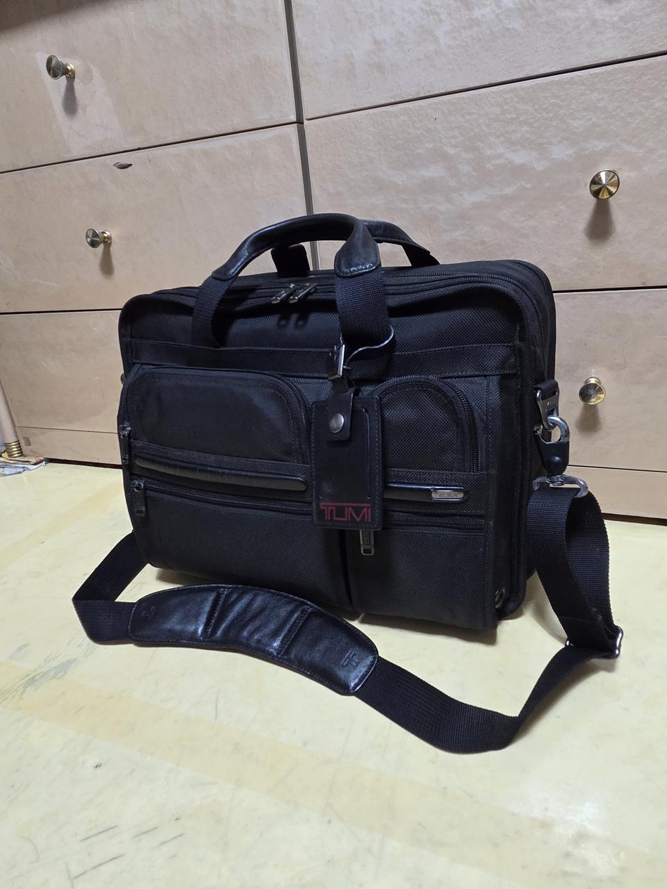 투미 정품 익스펜더블 오거나이즈 랩탑 브리프케이스