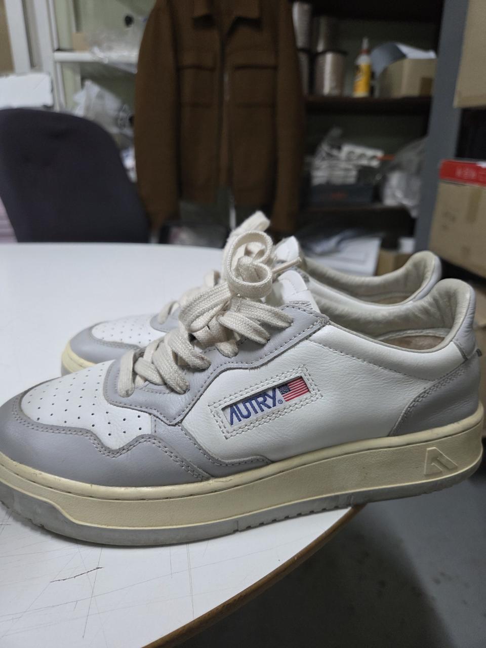 오트리 정품 메달리스트 그레이 265사이즈