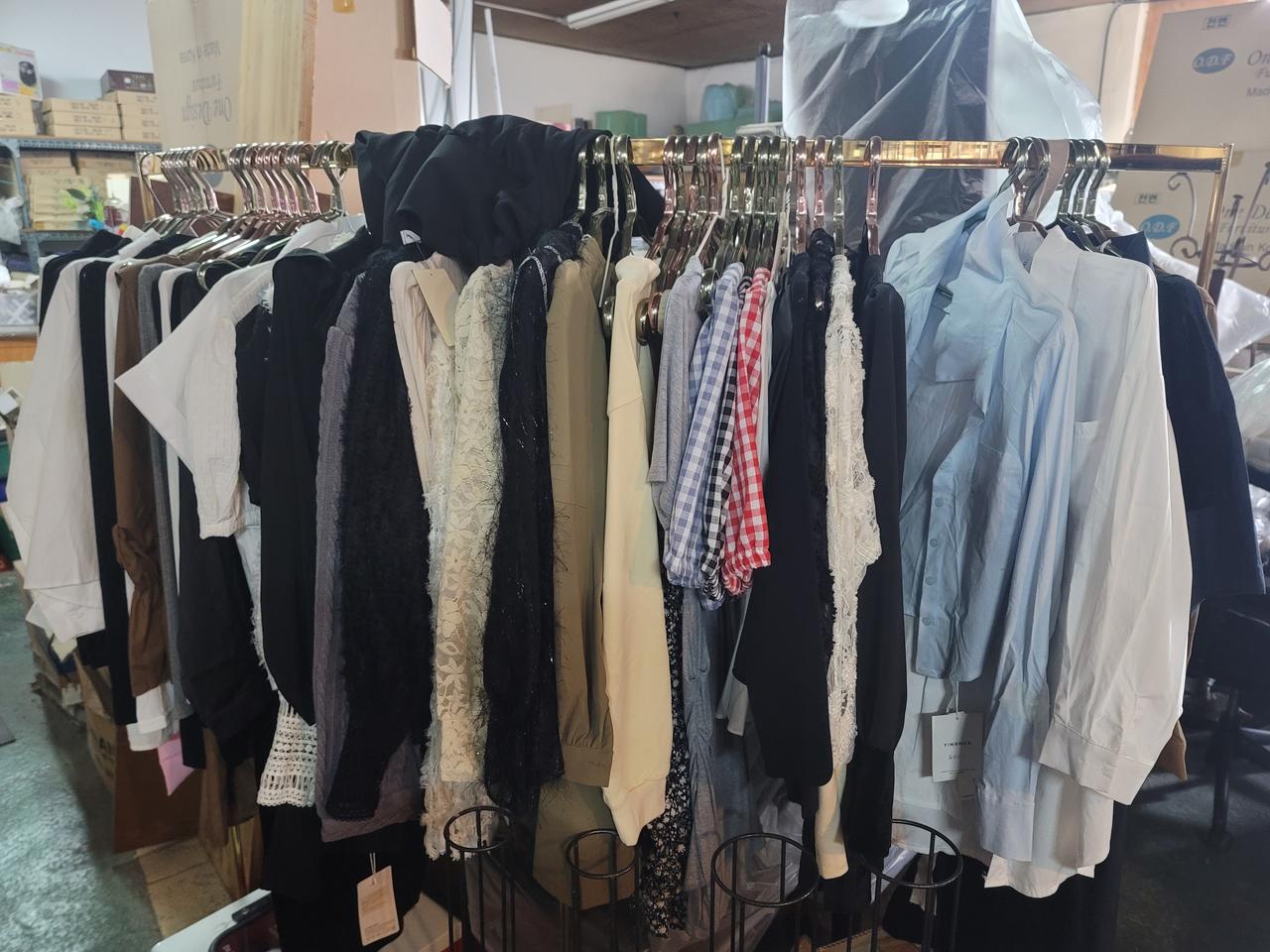 (직거래용) 여성옷 많아요 새상품 5천원부터 드립니다.