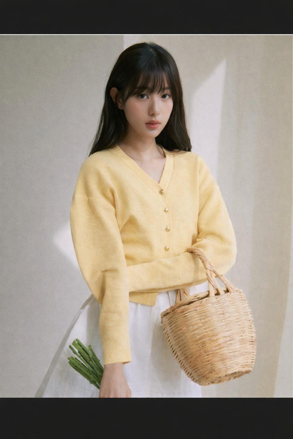 로라로라 장원영. 다현 벌룬가디건. 미드나잇무브 더블웨이스트 와이드