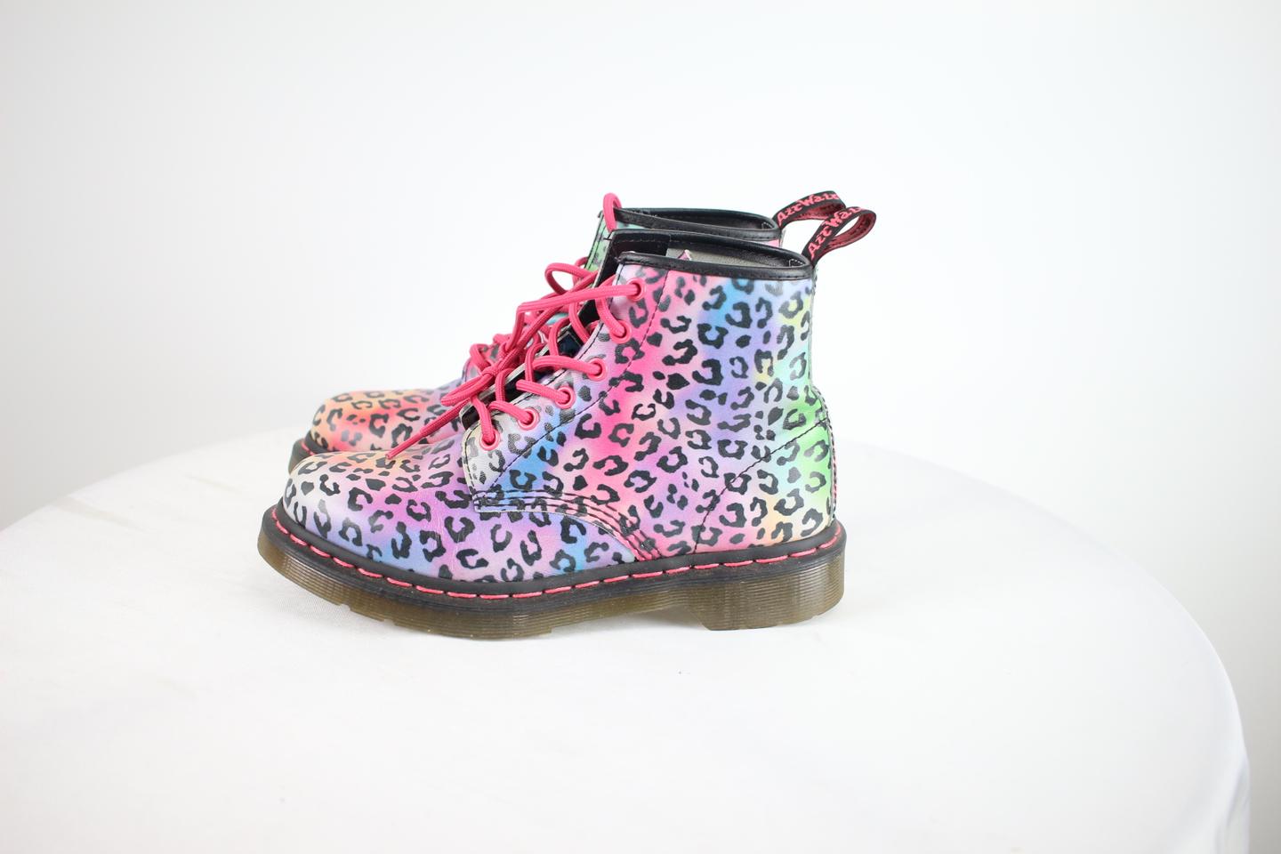 닥터마틴 여성 로퍼 사이즈 USL 7 (약 240mm)