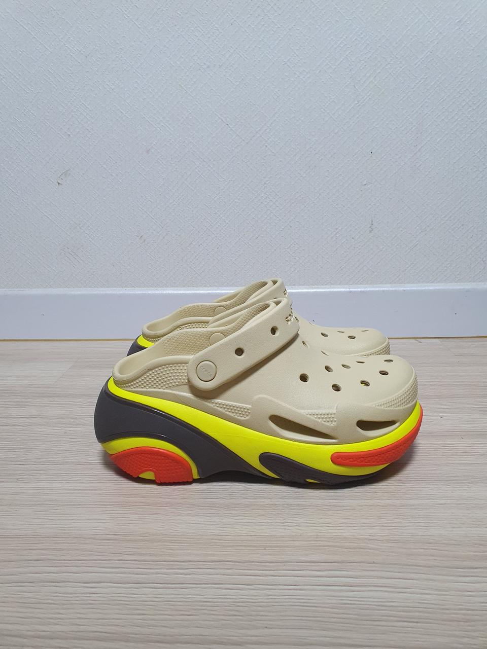 크록스 버블 크러쉬 클로그 260