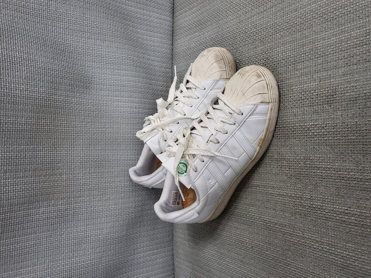 아디다스 슈퍼스타 스니커즈 250