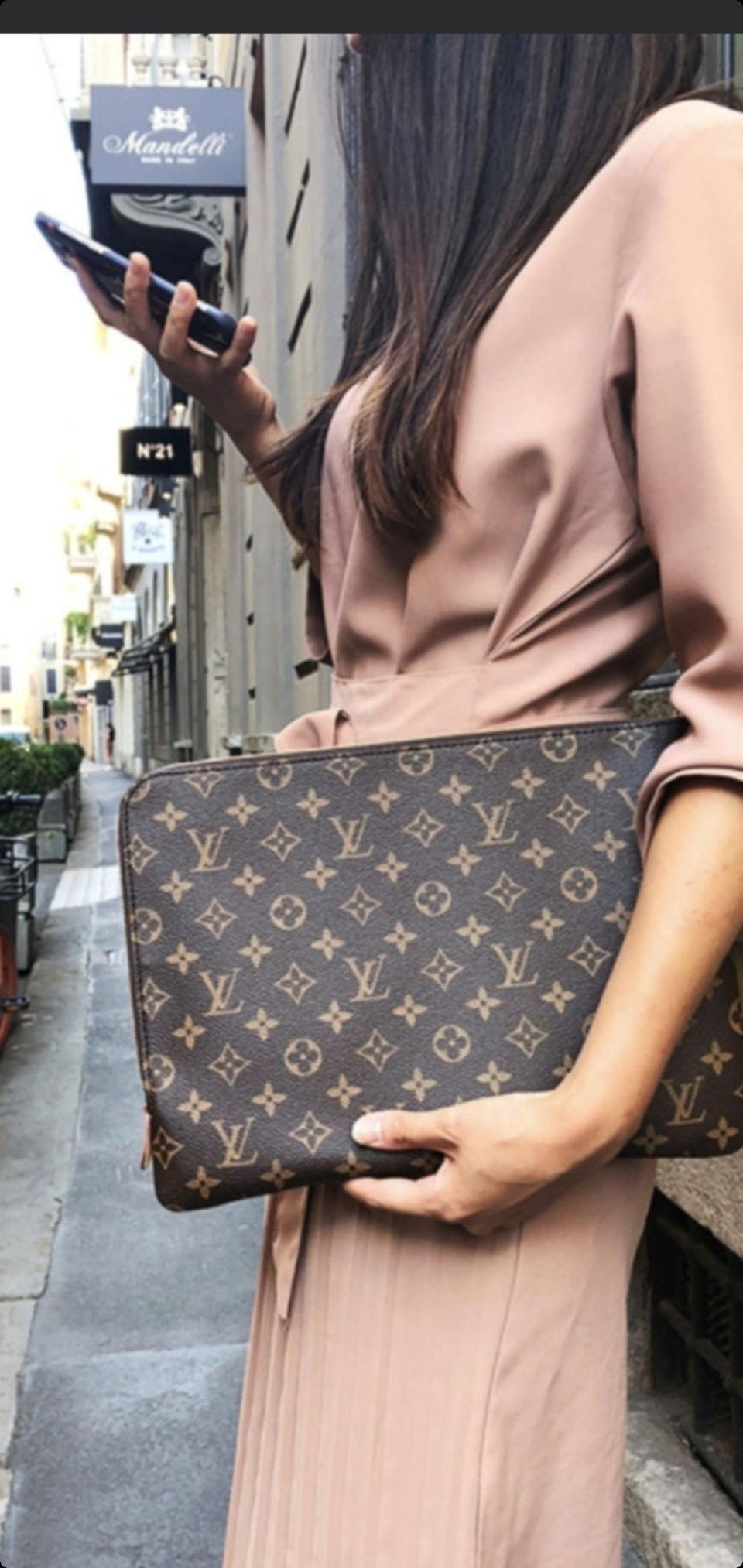 루이비통 에튀보야주MM 클러치/클러치백 새상품급 정품(감정O)