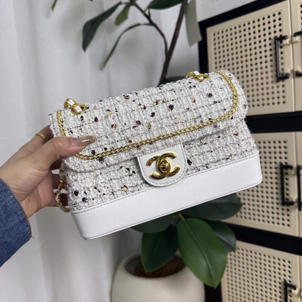 샤넬VIC 리미티드 러프 트위드 플립 커버백 화이트