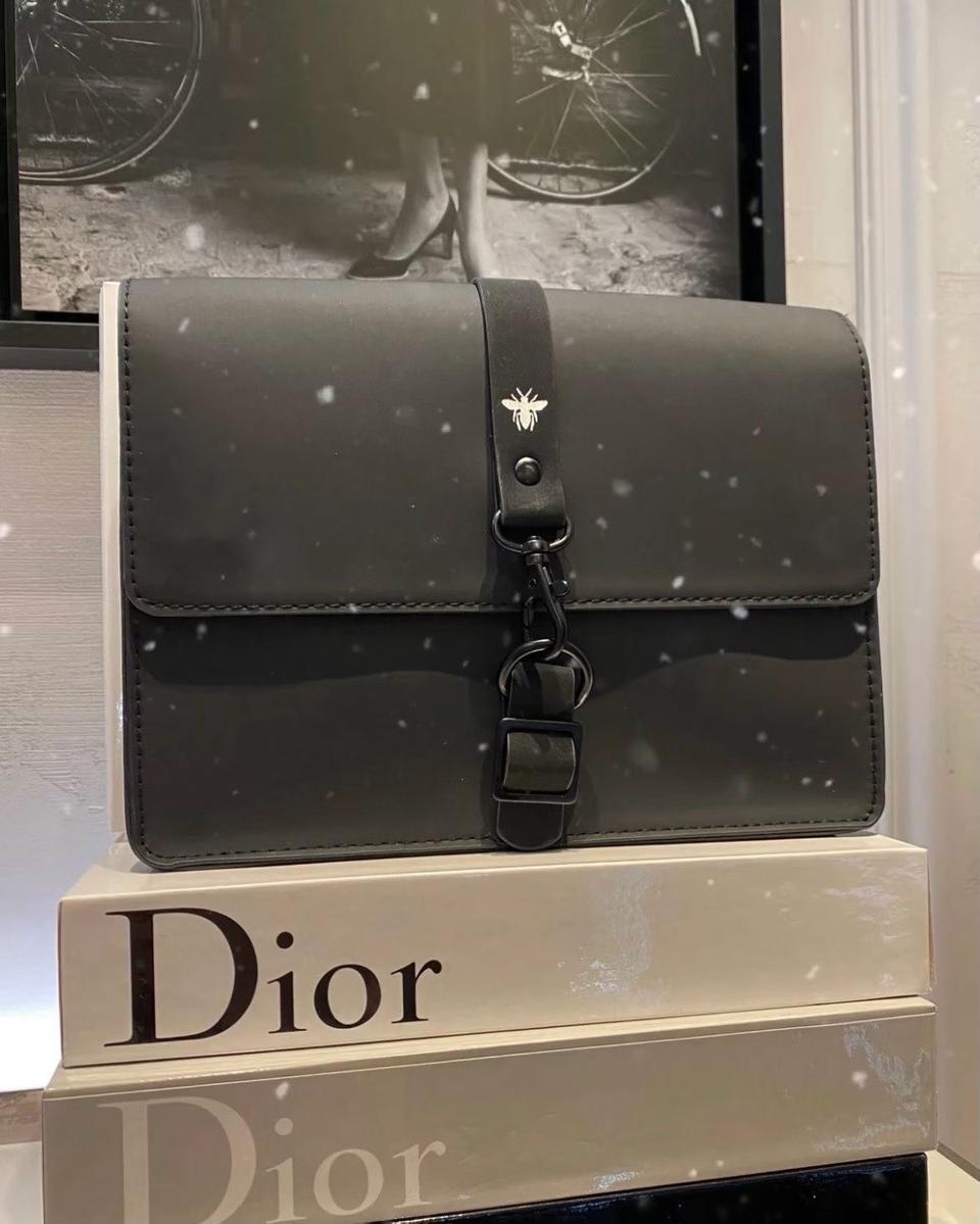 26신상 디올옴므 소바쥬 멀티 클러치, 세컨드 백 디올뷰티