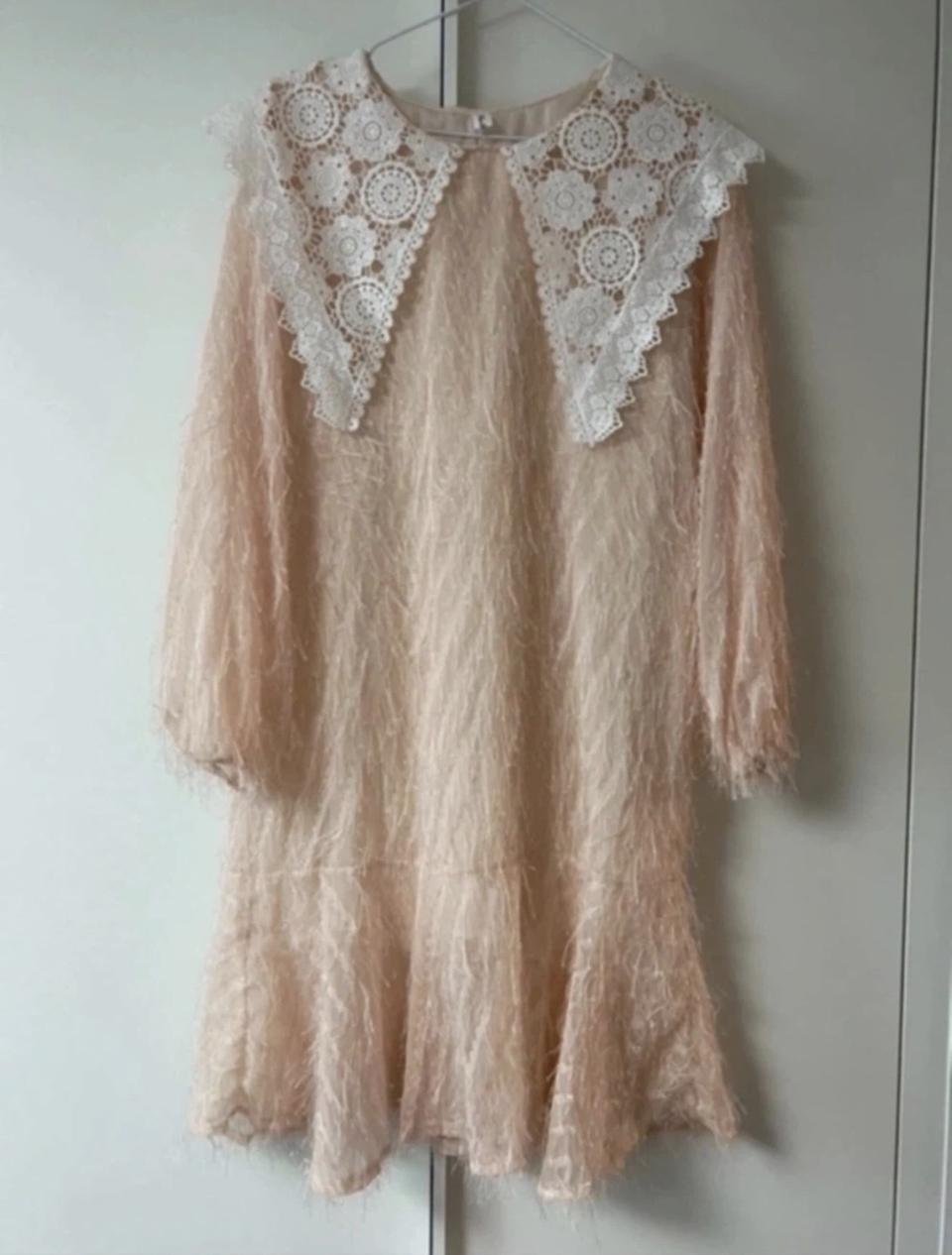 깃털 레이스카라 핑크 원피스