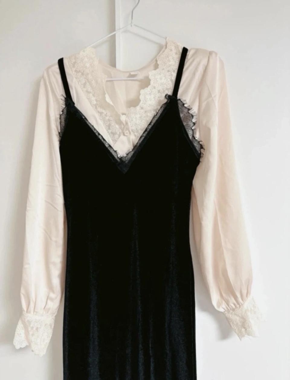 레이스 블라우스