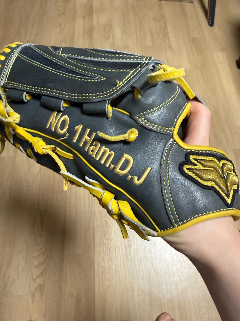 함덕주 선수 실제사용 싸인글러브