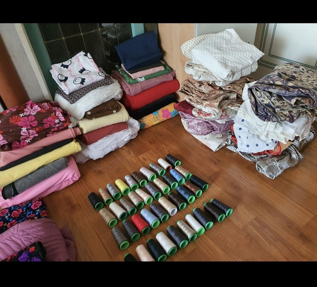 미싱부자재미싱실및각종원단쓸려고모았음초보자연습용으로저렴히3만원외옷5개덤