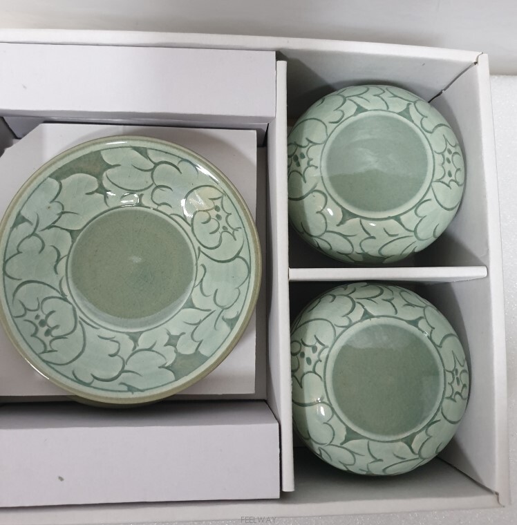 윤요 도예연구소 윤창호작가 작품 청자연화 양각무늬 다기세트 부두찻잔