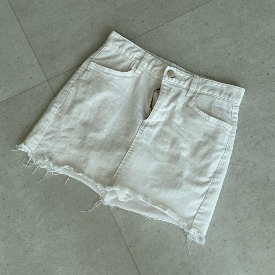 화이트 미니스커트 치마바지