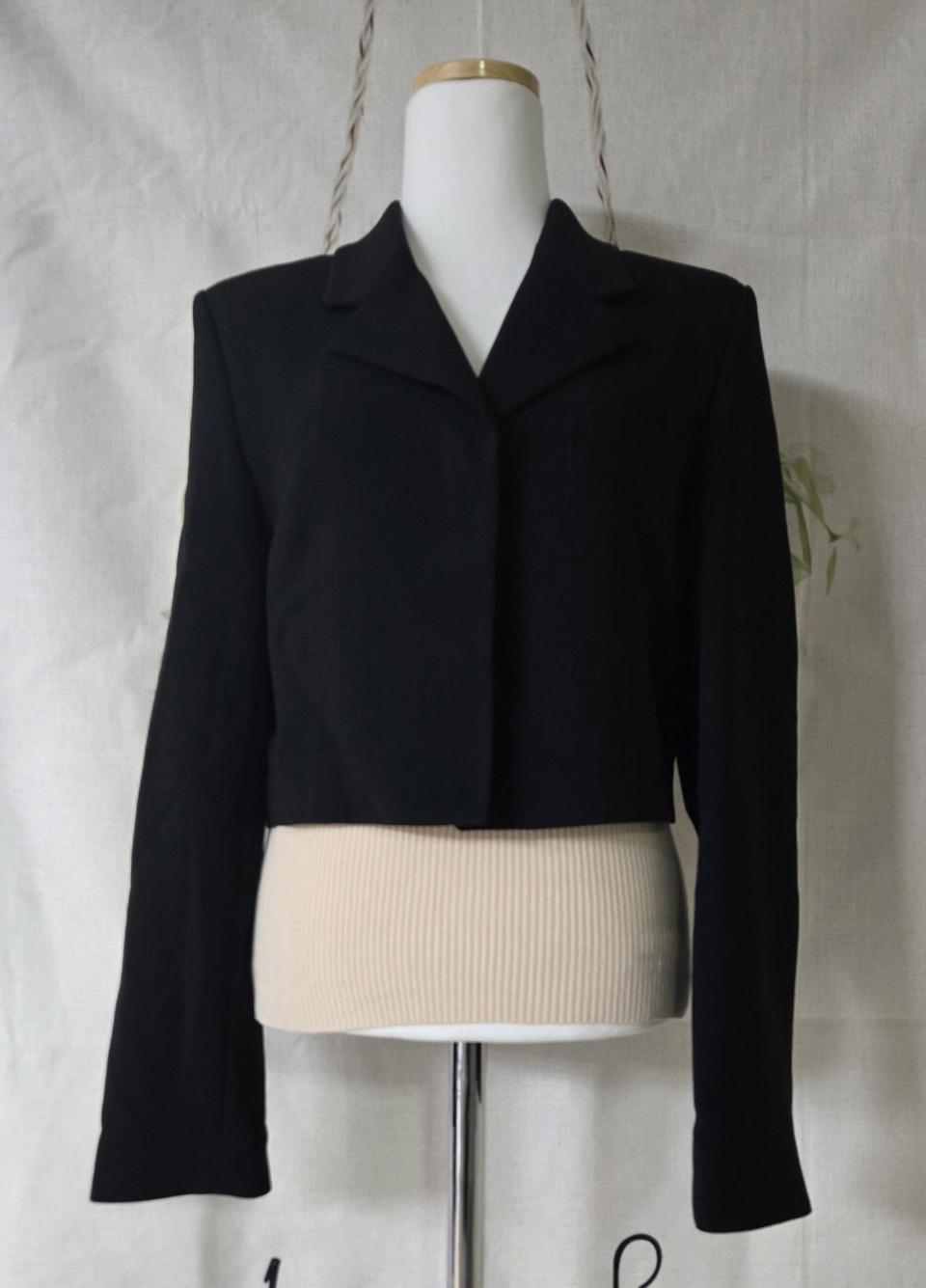 FRONTROW 블랙 크롭 자켓