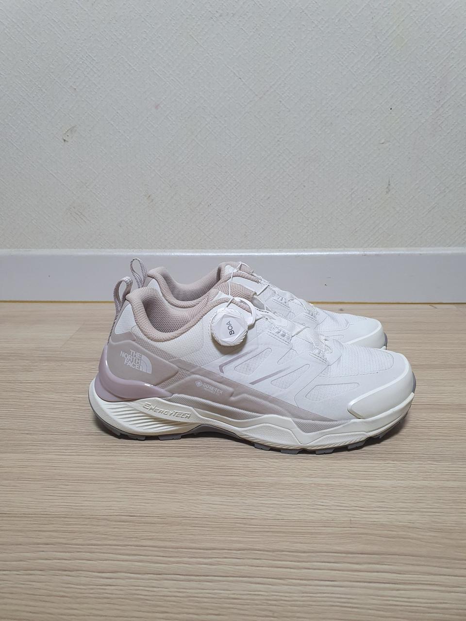 노스페이스 고어텍스 여성 트레킹화 250