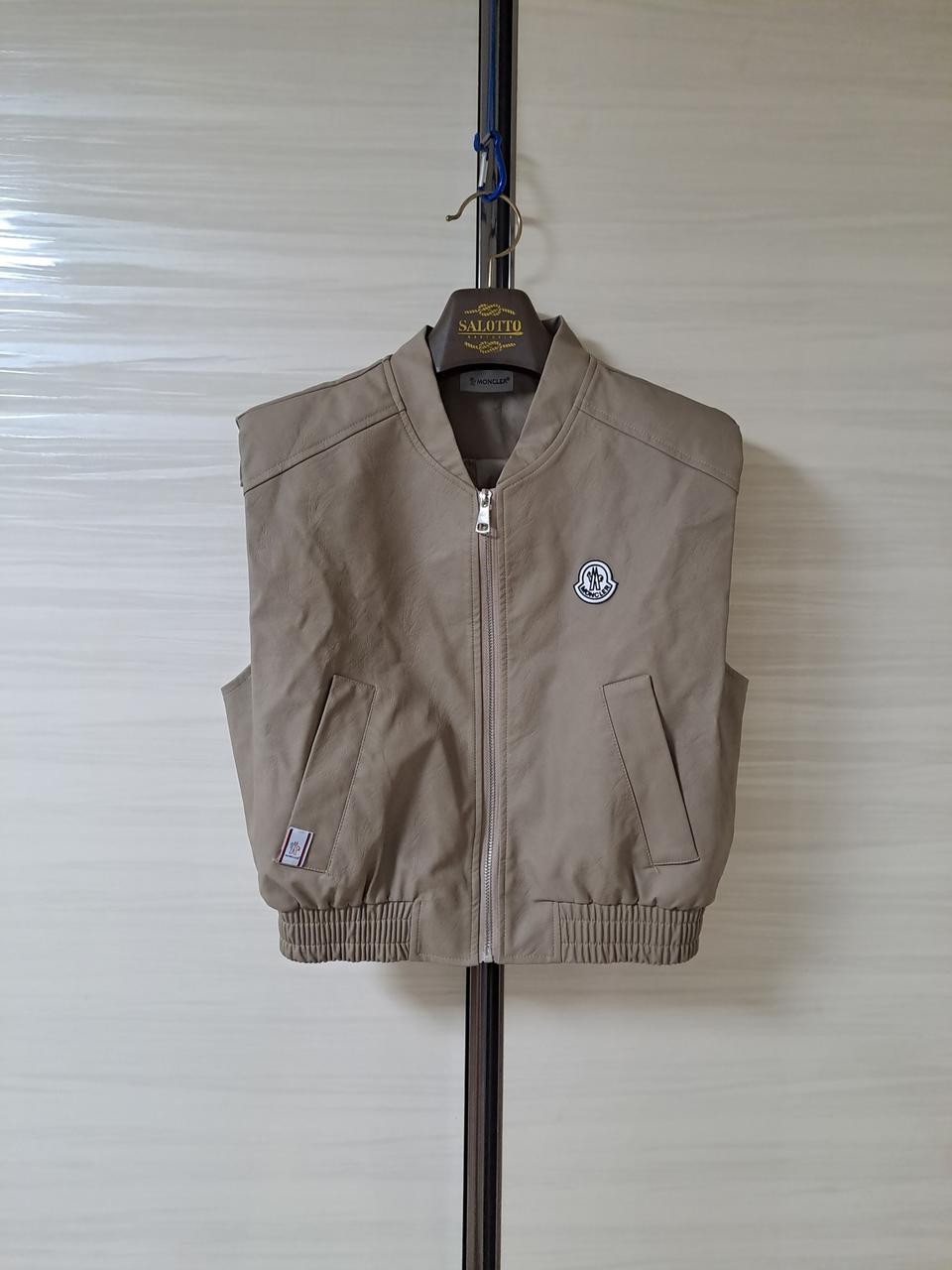 몽클레어 숏 가죽조끼