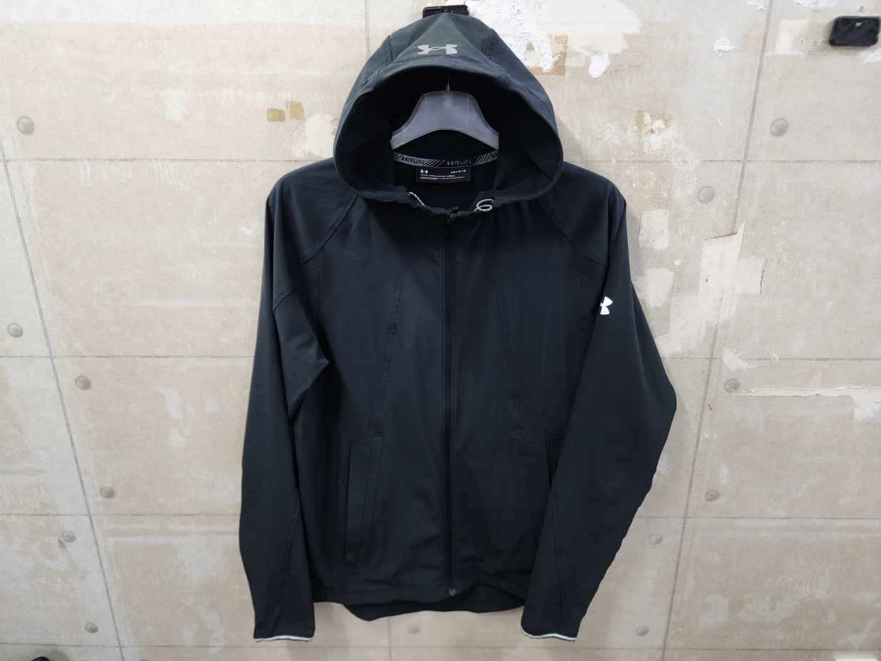 (L/G)언더아머 정품 남성 아웃런 스톰 러닝점퍼/100size/상태좋음