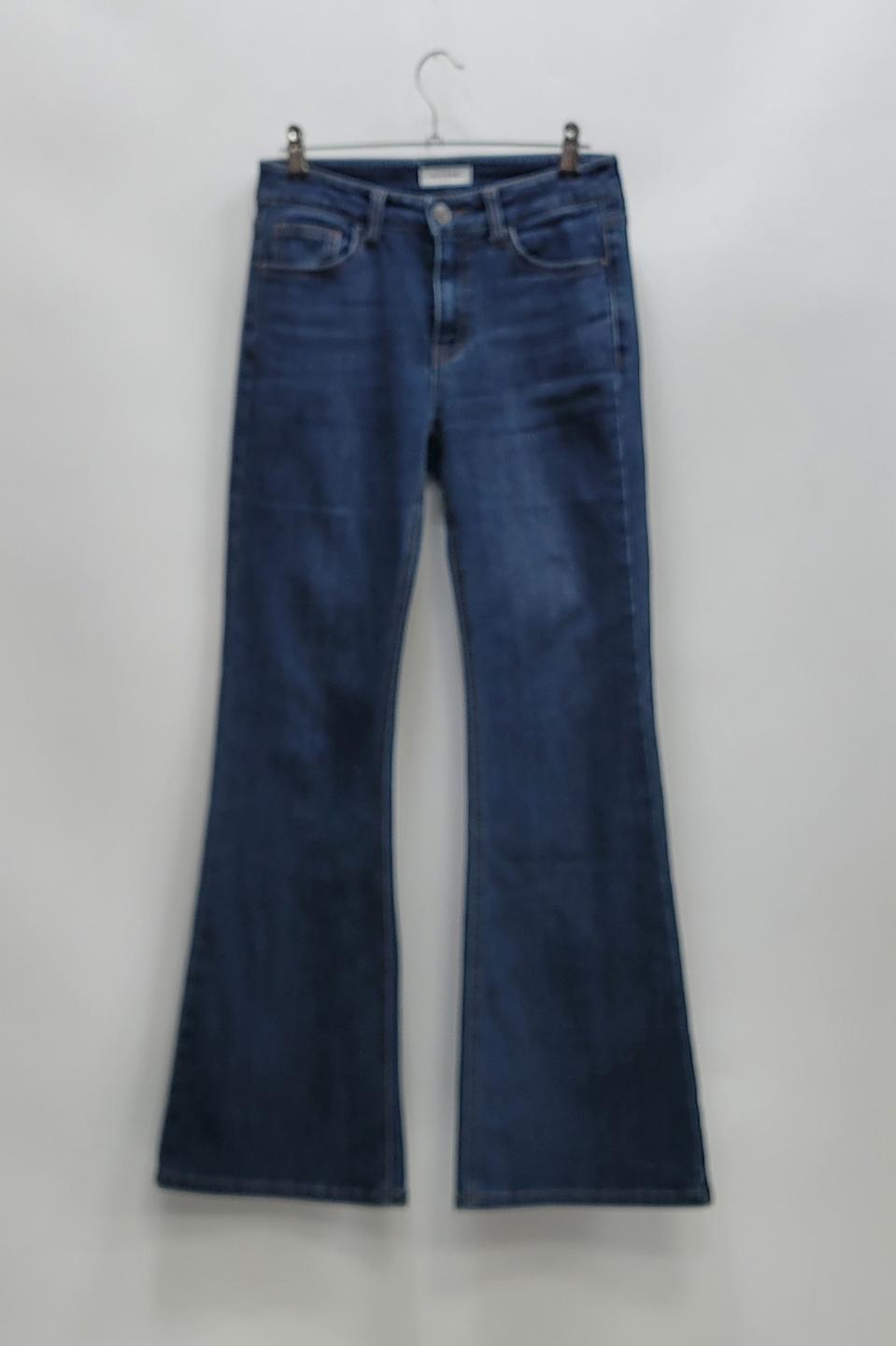 GUESS 23FW 부츠컷 데님 청바지 / 여 64 (26) 중청 스판