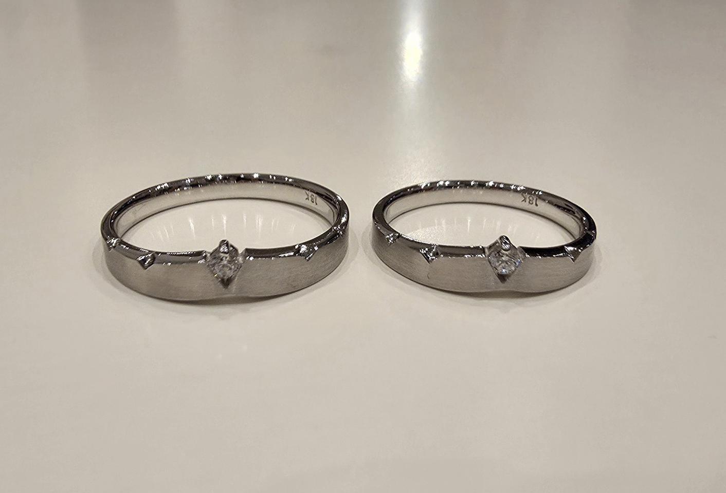 <새것>18k화이트골드_라인 큐빅 커플링