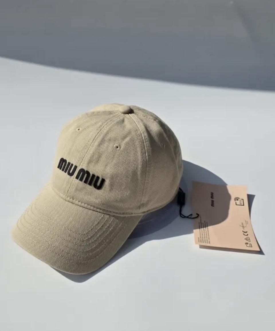 미우미우 볼캡 모자 새상품