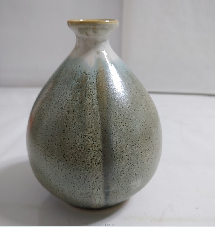 동양엔틱~유약처리와 점박이 무늬가 아름다운 도쿠리 주병 유병 청자도자기